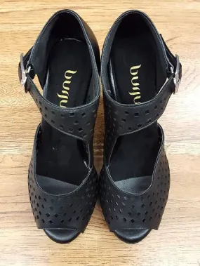 3" Onyx -- Women's Flare Heel Latin Sandal -- Black Hill Walk