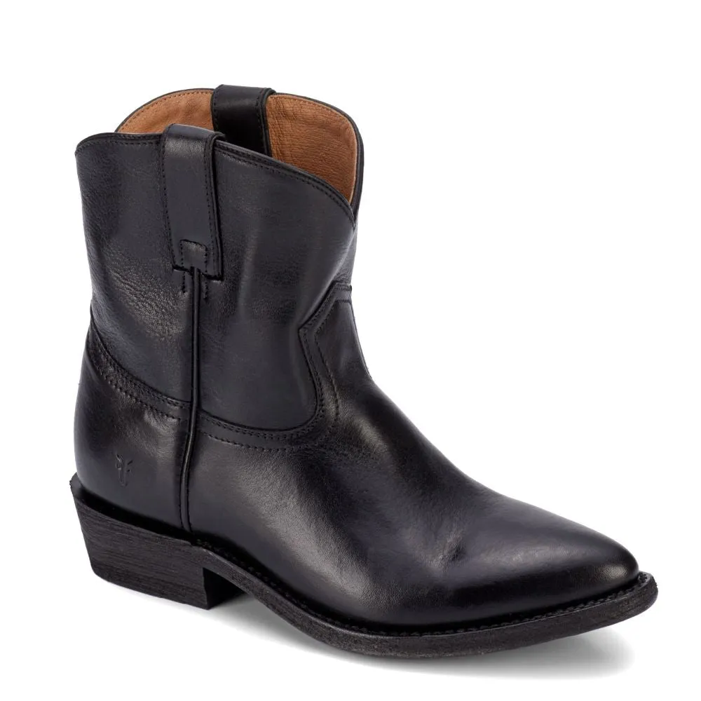 Soft Padded collar Arctic Ready Frye Women's Billy Short in Black/Soft Tumbled Leather