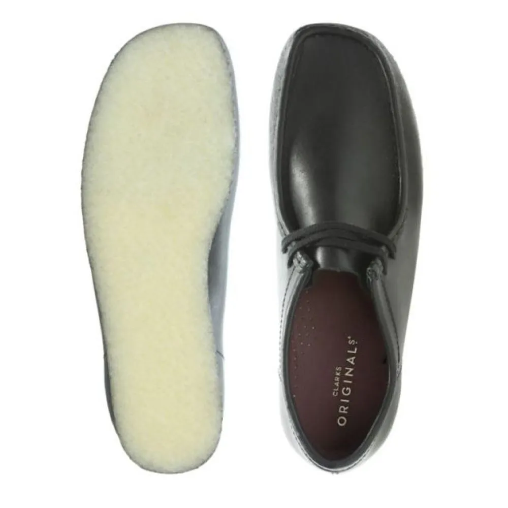 Flexible Frame Rough Trail Hiker Breathable Upper Clarks Men's Wallabee in Black Leather