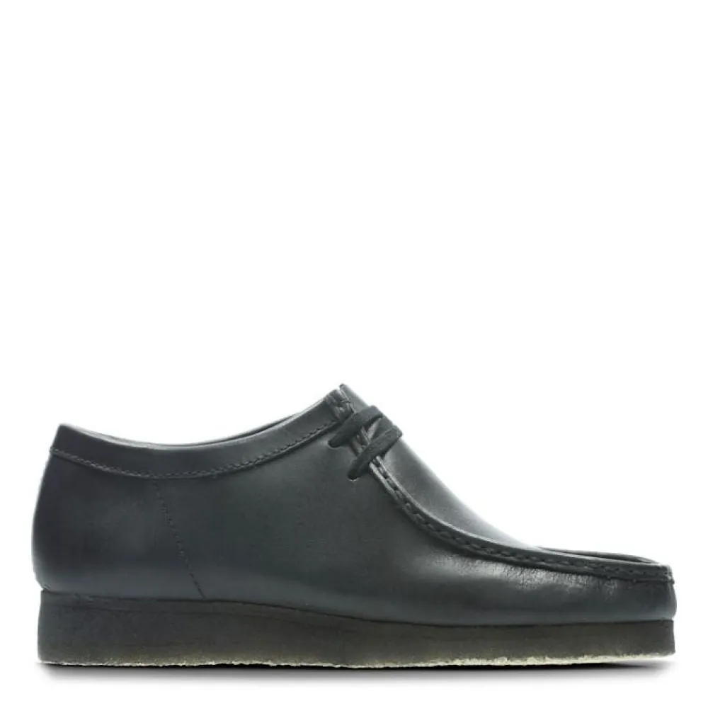 Clarks Men's Wallabee in Black Leather Functional Comfort Subtle Lines Minimal Weight