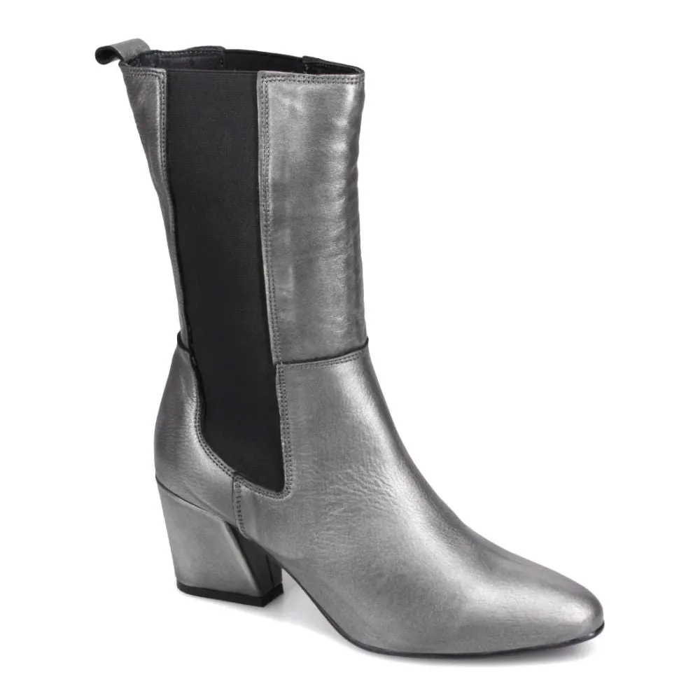 Multi-Purpose All weather All Terrain Build Bueno Women's Sienna Heeled Chelsea Boot in Pewter Metallic