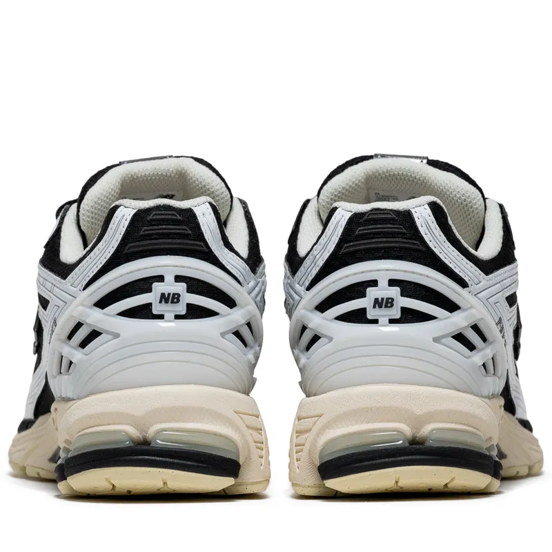 arch - support shoes New Balance 1906R - White/Black Metallic