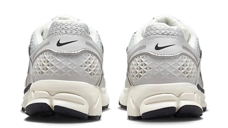 Comfort Neutral Base Nike Zoom Vomero 5 Photon Dust Metallic Silver