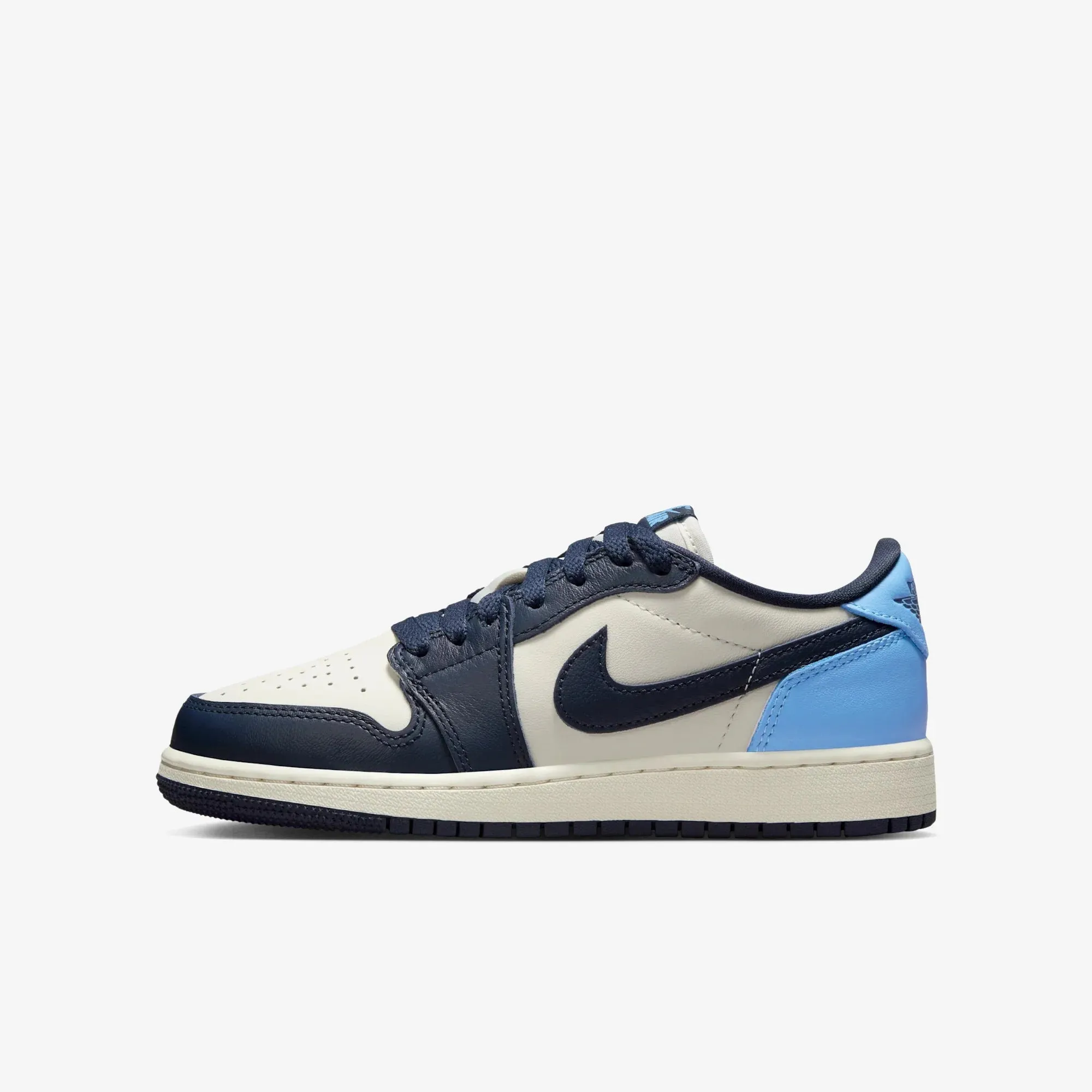 (GS) Air Jordan 1 Low OG 'UNC / Obsidian' (2025) CZ0858-400 All Comfort