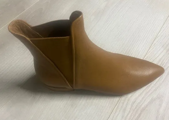 Resilient Sole Flexible Design ESLEY BOOT BY DJANGO