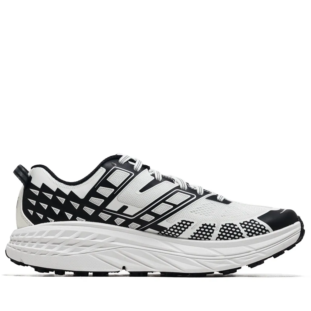 Hoka Speedgoat 2 - Black/Frost running in hot tracks shoes