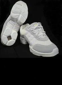 Jerry -- Split Sole Dancesneaker -- White Outfit Key