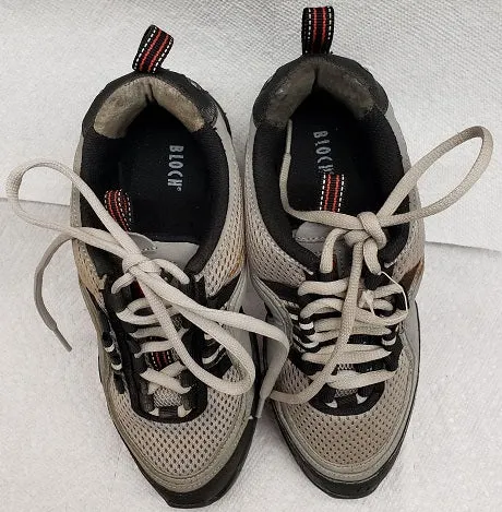 Sky Blue Dust Guard Leonard -- Split Sole Dancesneaker -- Grey