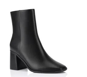 Liliah By Verali Subtle design