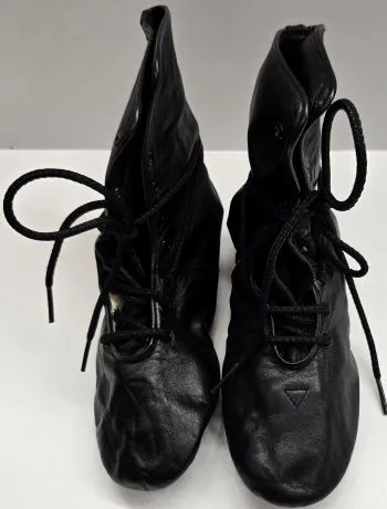 Classic Chic Fit Orilla -- Women's Split Sole Jazz Boot -- Black