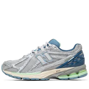 Well   Ventilated running for a way to stay successful New Balance 1906R - Silver Metallic/Still Water