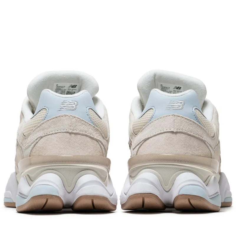 Muddy - trail running New Balance 9060 - Bisque/Frosted Glass