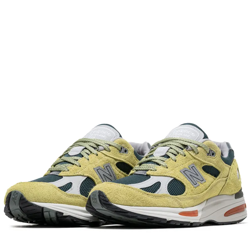 Sports equipment ReinforcedToe New Balance Made In UK 991v2 'Grape Sorbet' - Beechnut/Trekking Green