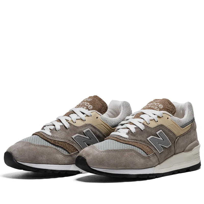pre - designed shoe pattern long - distance running footwear New Balance Made in USA 997 - Light Mushroom/Mirage Grey