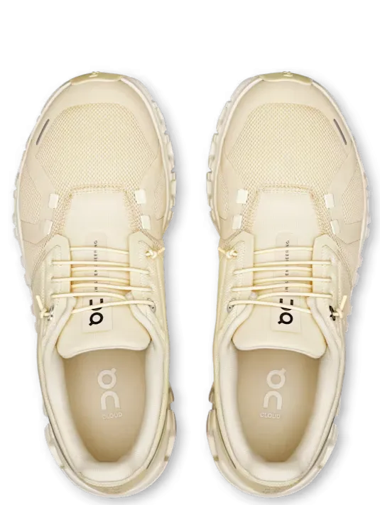 All Weather Urban Walkers Comfort toe On Running Cloud 6 Castor Ivory (Women's)