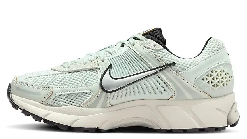 Nike Zoom Vomero 5 Light Silver Chrome (Women's) Toe Protection Love Glow