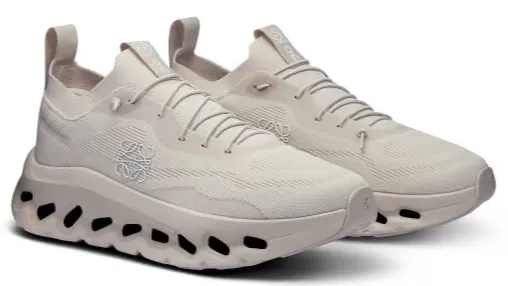 Retro Core On Running Cloudtilt Loewe Sand (Women's)