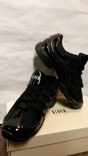 Lenny -- Split Sole Dancesneaker -- Black Zip Fast