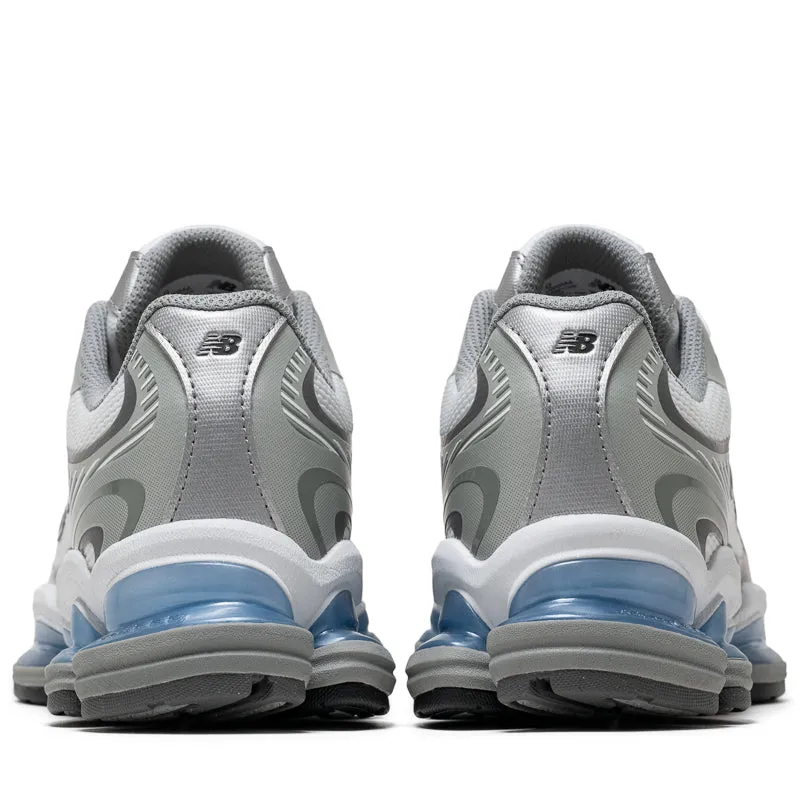 field - sports shoes Leather Upper New Balance ABZORB 2000 - White/Silver Metallic