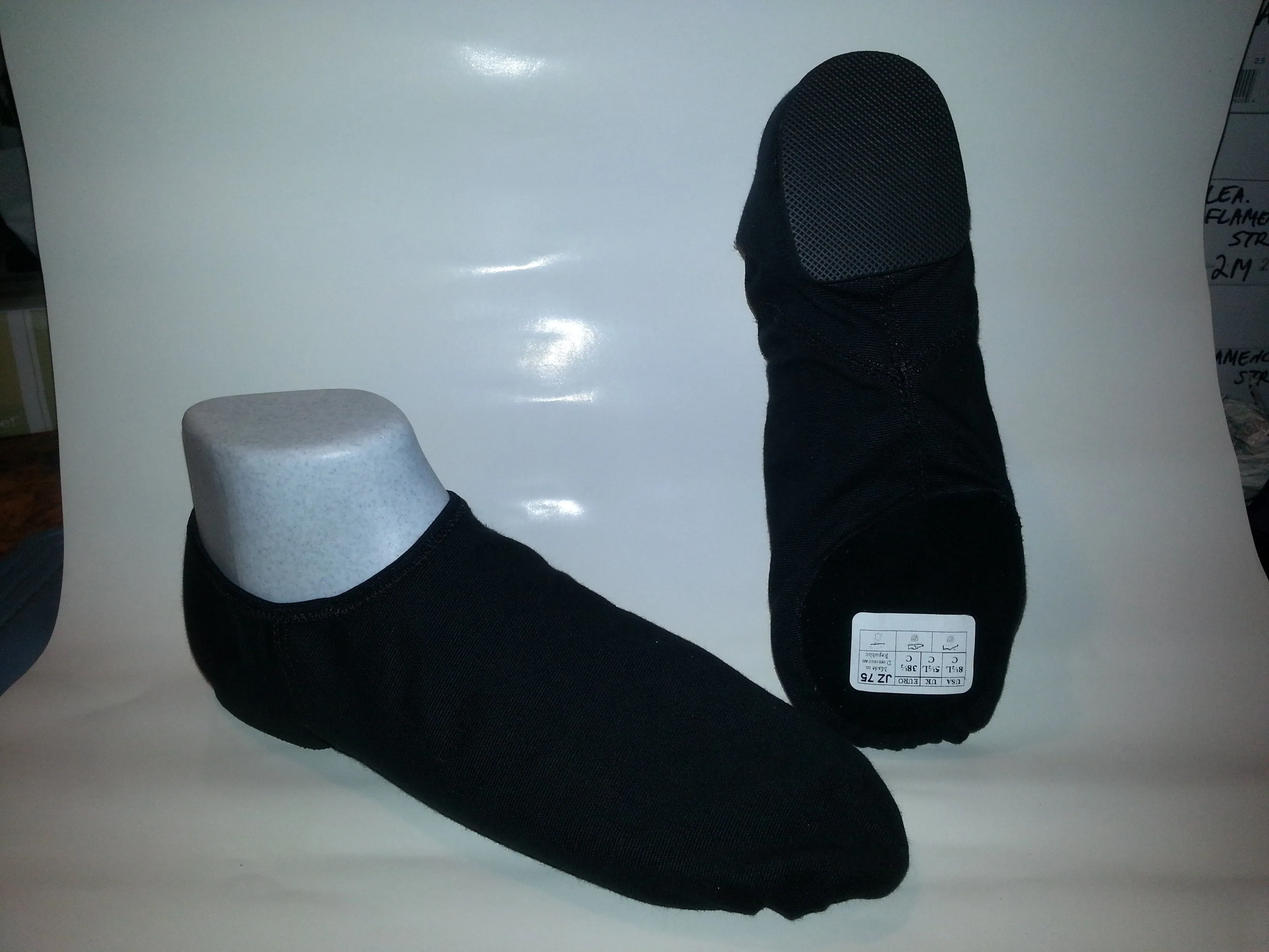 Ergonomic City Adventure Marlin -- Stretch Canvas Split Sole Jazz Shoe Slip-on -- Black