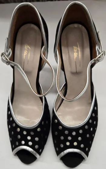 Chic Cool Slim Line 3.5" Nuevaluna -- Women's Tango Shoe -- Black/Silver Polka Dots
