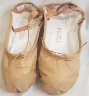 Wellesley -- Canvas Split Sole Ballet -- Flesh Stable Core Business Mode